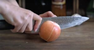 Shoyu Ramen cortar las verduras
